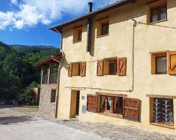 Cal Calau Vega Bed & Breakfast Planoles Exterior foto